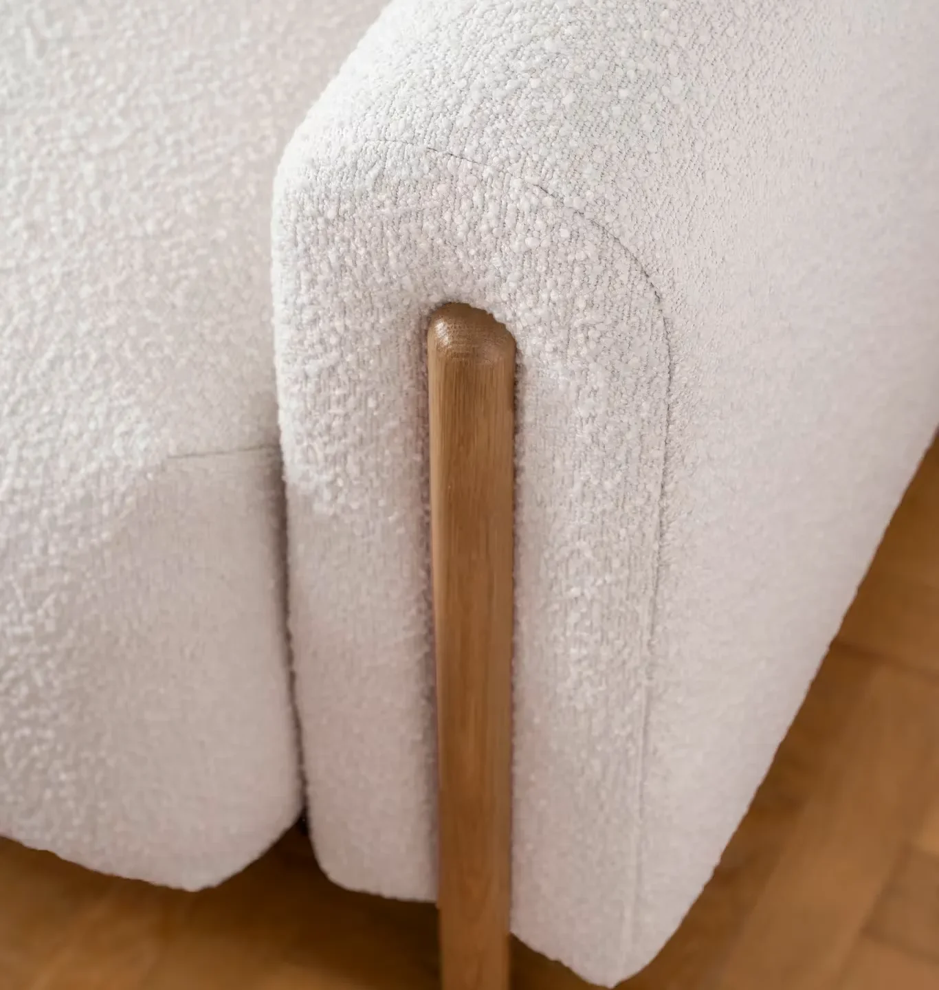 Canapea bej extensibilă arcadova cu spațiu de depozitare și textura bucle Canapea bej extensibilă arcadova cu spațiu de depozitare și textura bucle