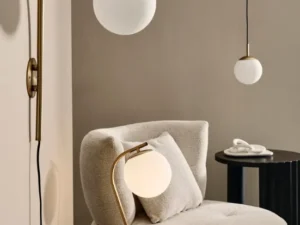 Delphine-gold (5) Delphine-gold (5)