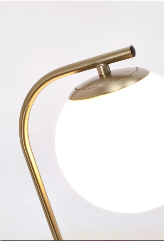 Delphine-h51-gold (4) Delphine-h51-gold (4)