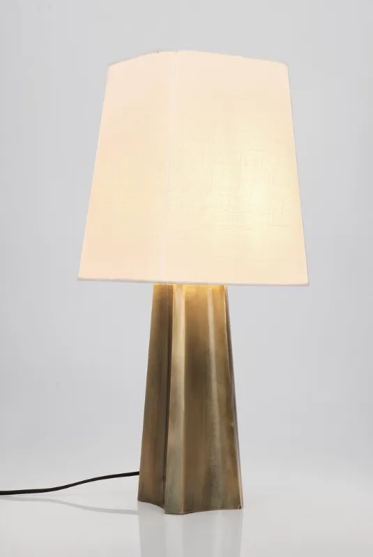 TRIPURA GOLD TABLE LAMP H61 (3) TRIPURA GOLD TABLE LAMP H61 (3)