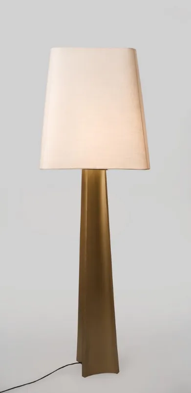 TRIPURA GOLDWH FLOOR LAMP H151 (3) TRIPURA GOLDWH FLOOR LAMP H151 (3)